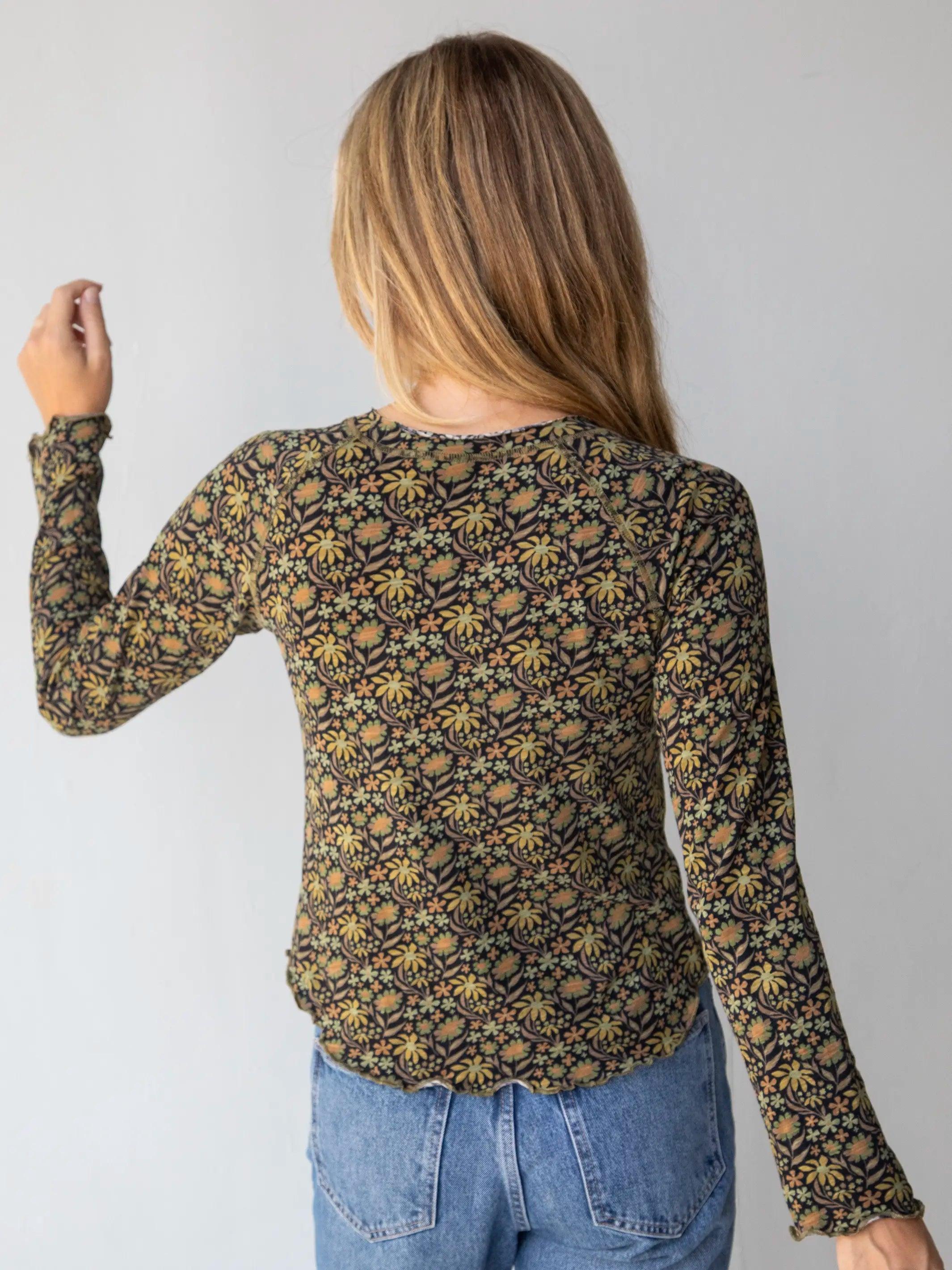 Lily Cotton Long Sleeve Tee Shirt - Tan Daisies Floral Product Image