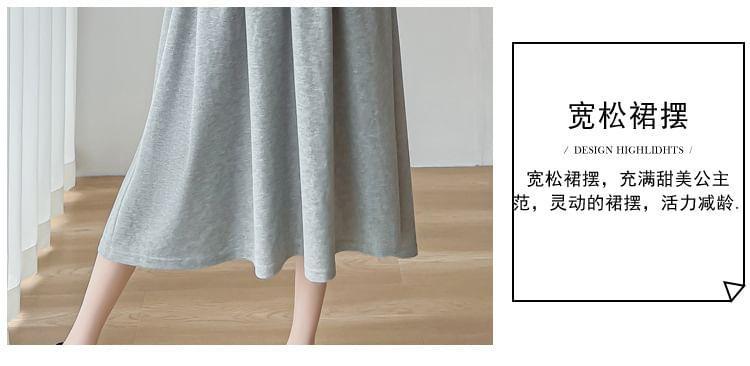 Maternity Short-Sleeve Collar Contrast Trim Midi A-Line Dress Product Image
