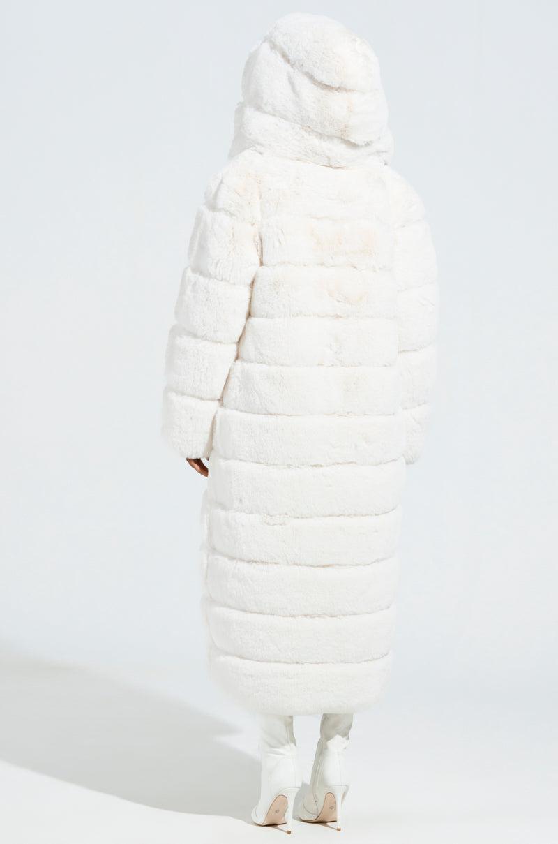 LUXE JENNY HOODED FAUX FUR TRENCH IN WHITE Product Image