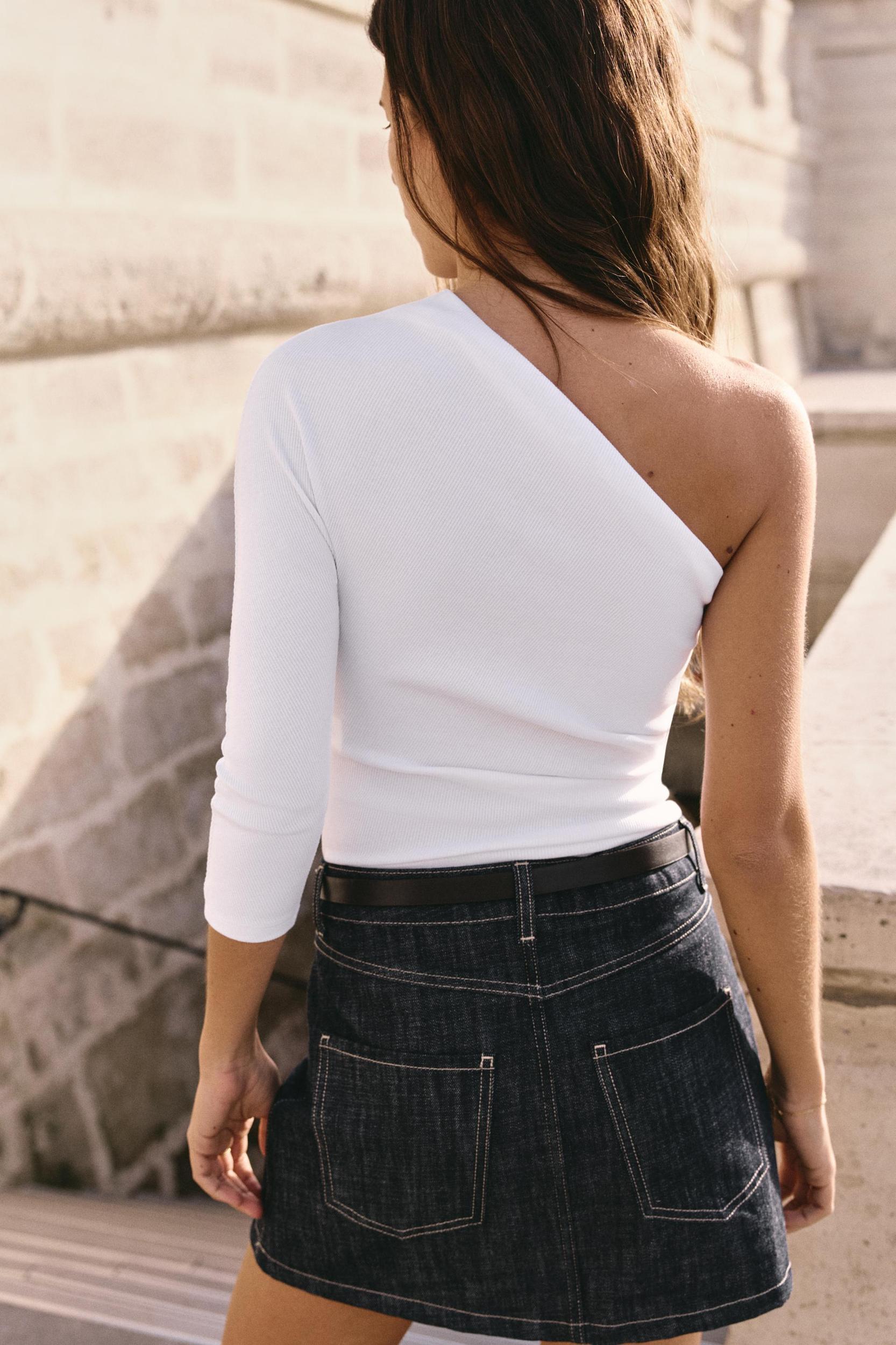 RIBBED ASYMMETRICAL TOP Product Image