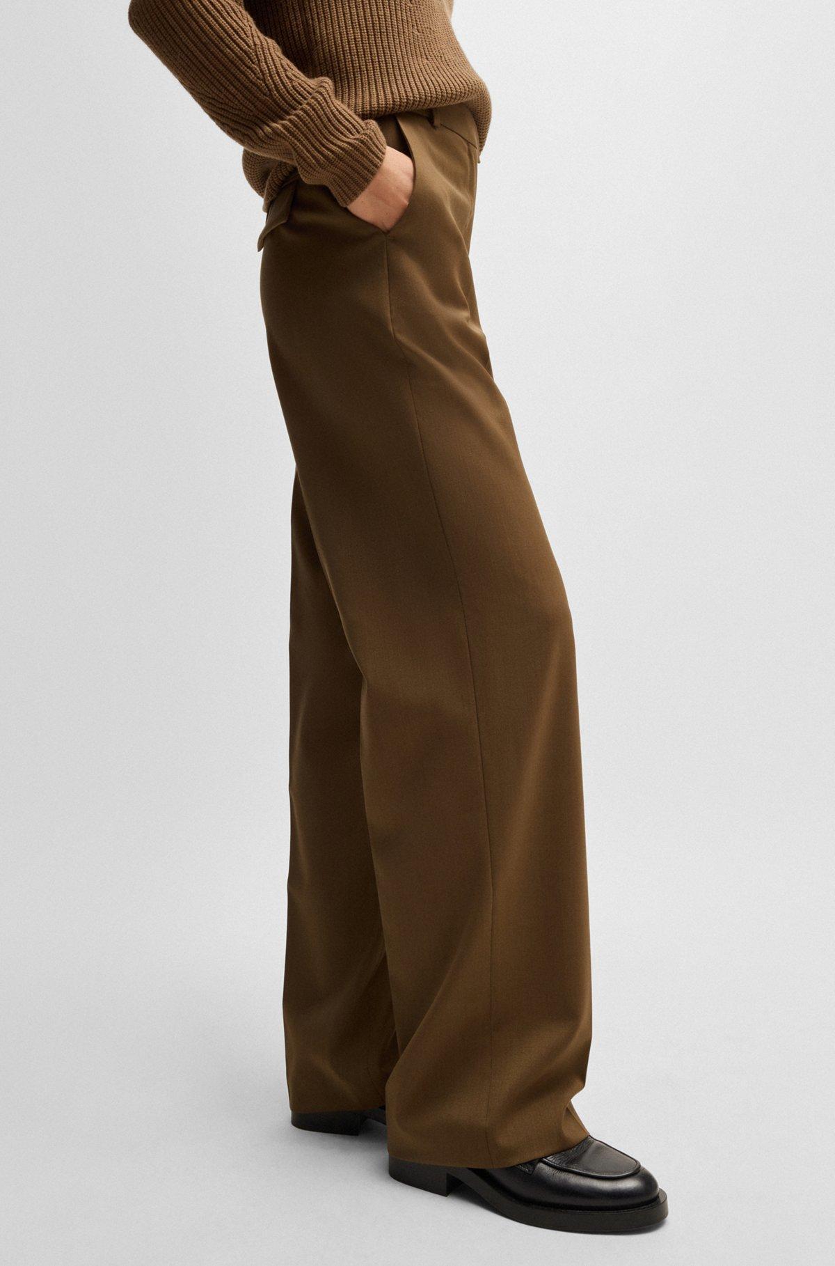 Straight-leg trousers in wool Product Image