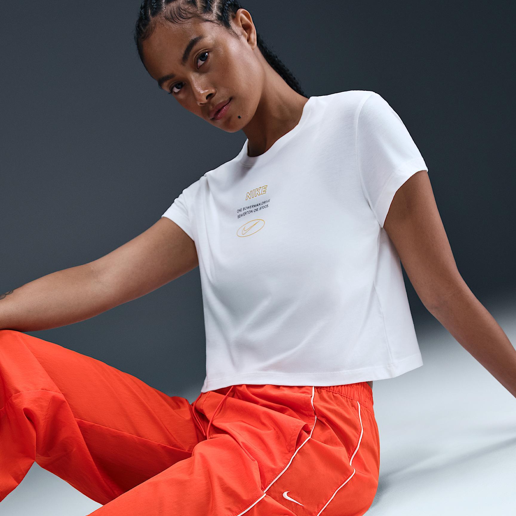 Nike Womens Windrunner High-Waisted Woven Open-Hem Pants | FV7655-633 Product Image