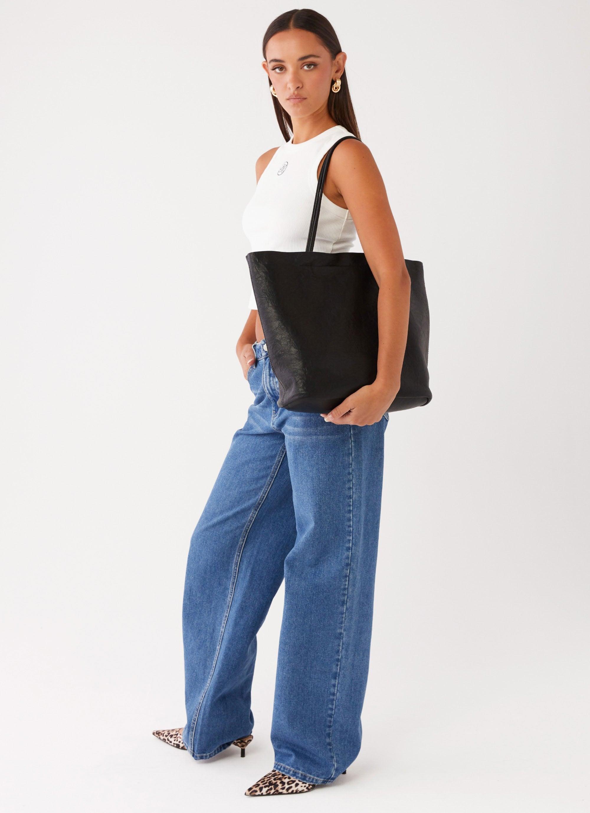 Tayla Shoulder Bag - Black Product Image