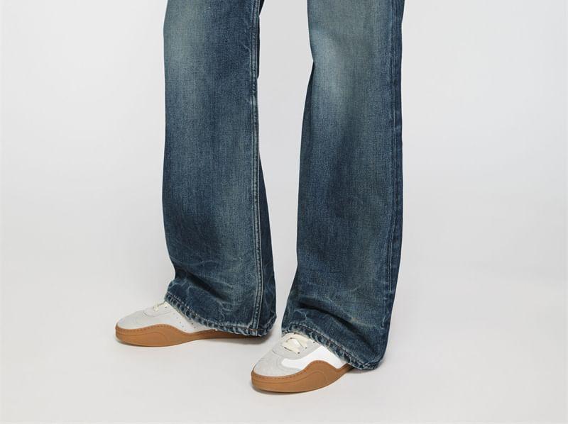 Mid Rise Washed Wide Leg Jeans Product Image