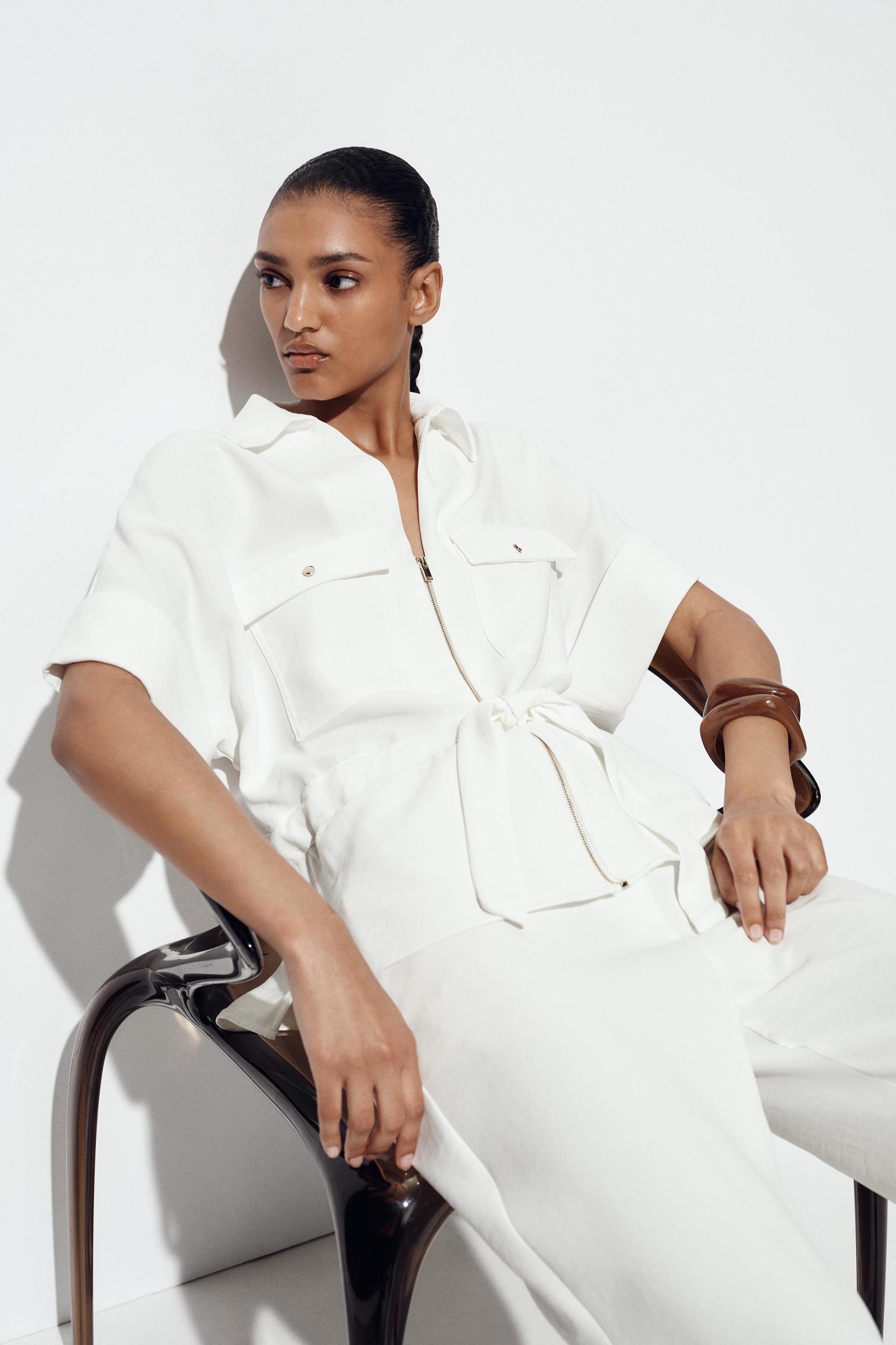 WIDE LEG ELASTIC WAIST PANTS Product Image