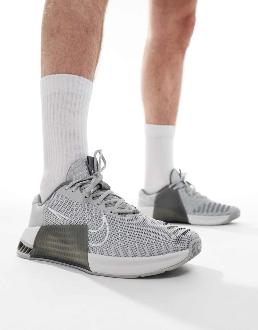 Nike Training Metcon 9 sneakers in light gray Product Image