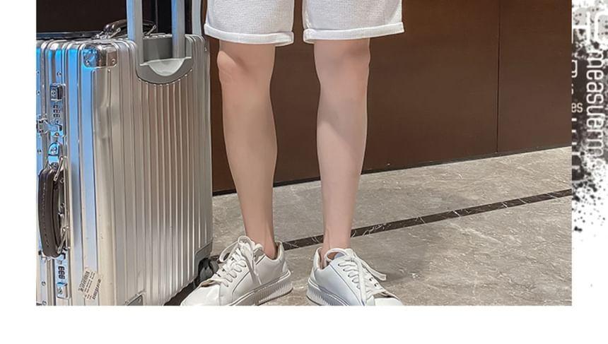 Mid Rise Plain Shorts Product Image