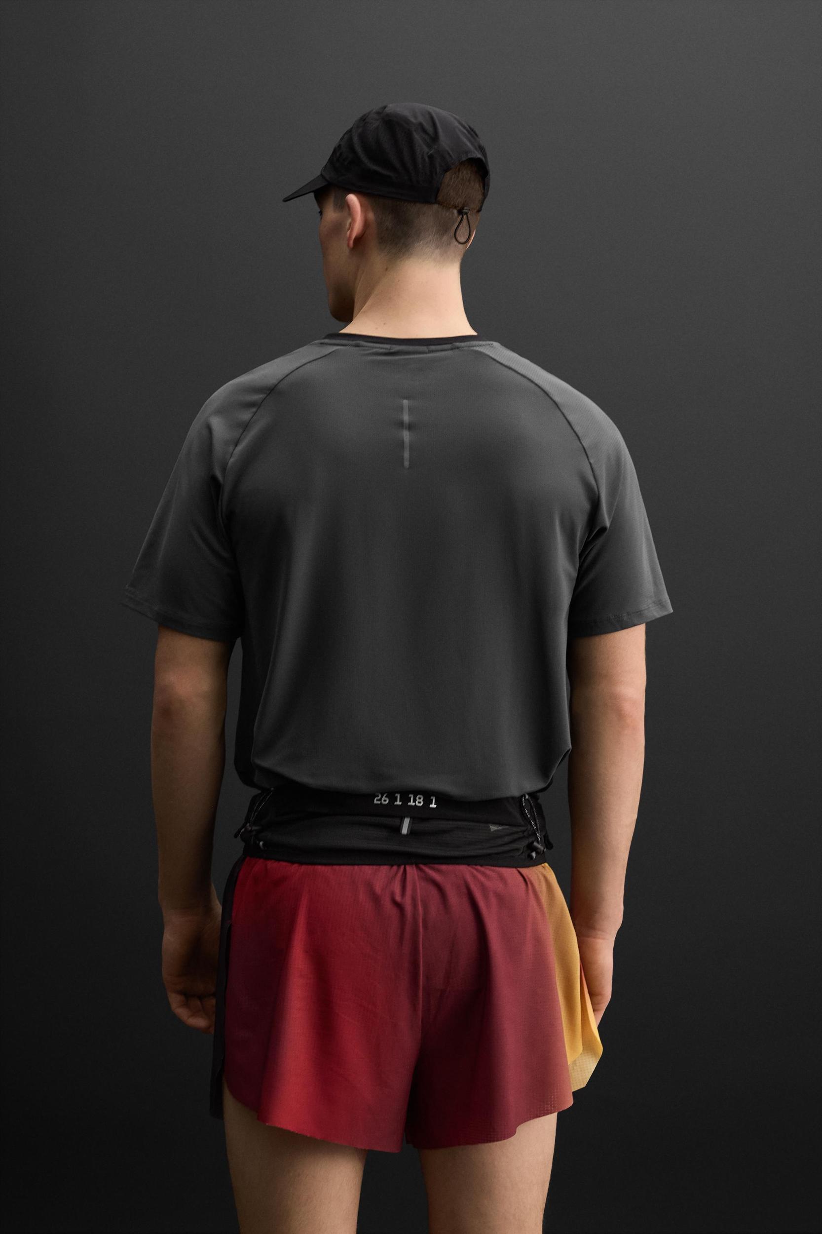 TEXTURED TRAINING T-SHIRT Product Image