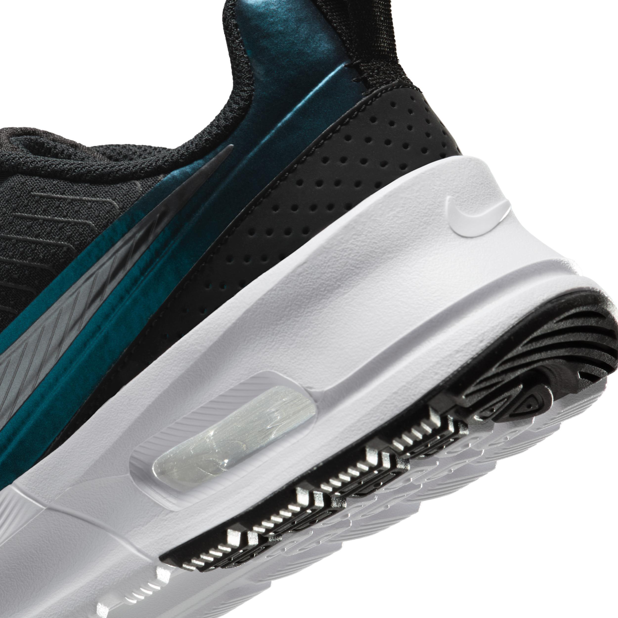 Nike Women's Air Max Nuaxis Shoes Product Image