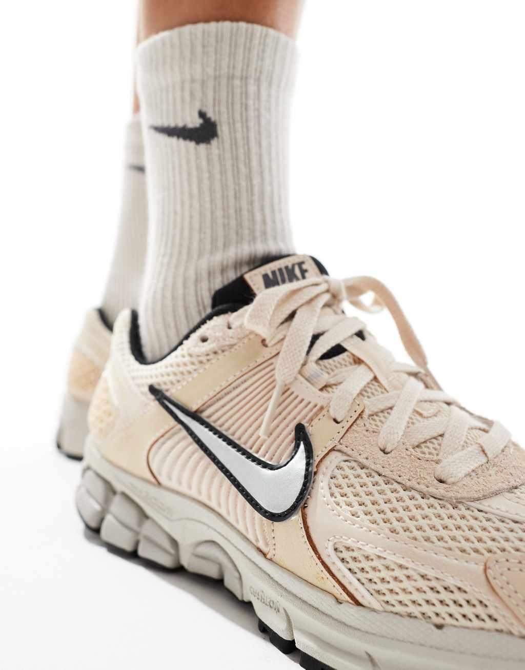 Nike Zoom Vomero 5 sneakers in beige, off white and silver Product Image