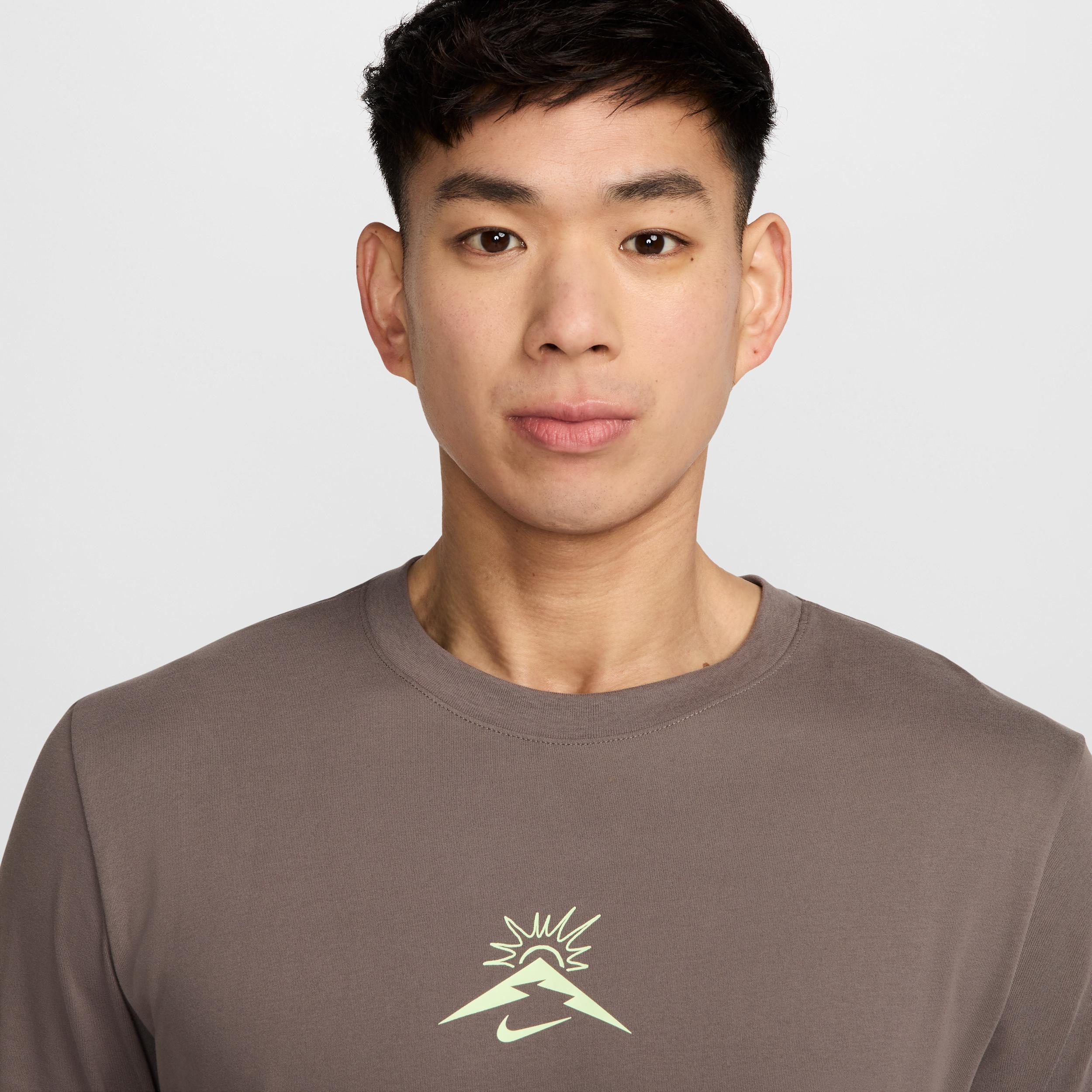 Nike Men's Trail Dri-FIT Long-Sleeve Running T-Shirt Product Image