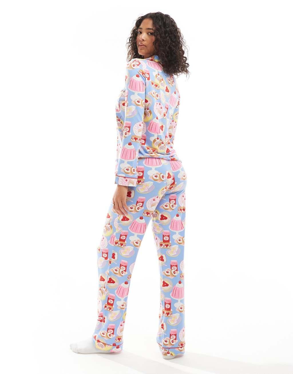 Chelsea Peers poly long sleeve revere top and pants pajama set in dessert print Product Image