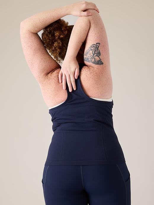 Momentum Seamless Tank Product Image