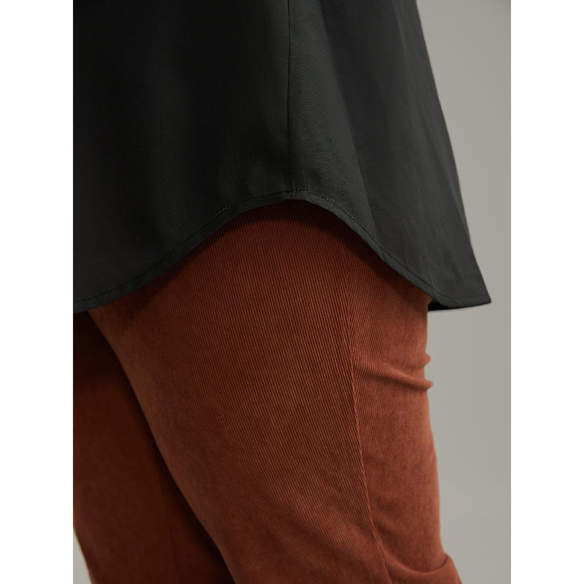 Plus Size Black Floral Print Shirred Curved Hem Blouse Women Elegant Long Sleeve V-neck Dailywear Blouses BloomChic 28/5X Product Image