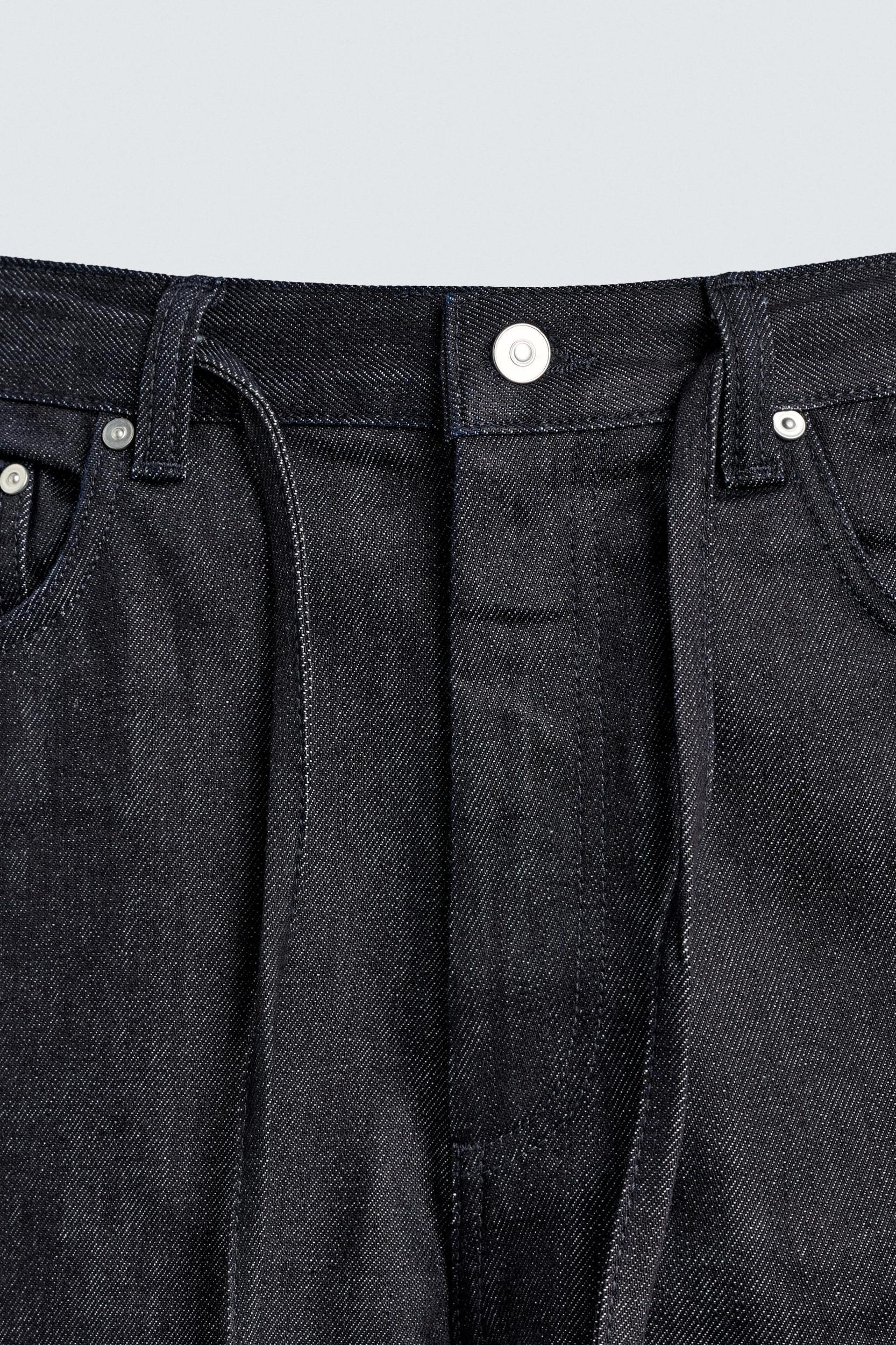 RELAXED FLARE FIT JEANS Product Image