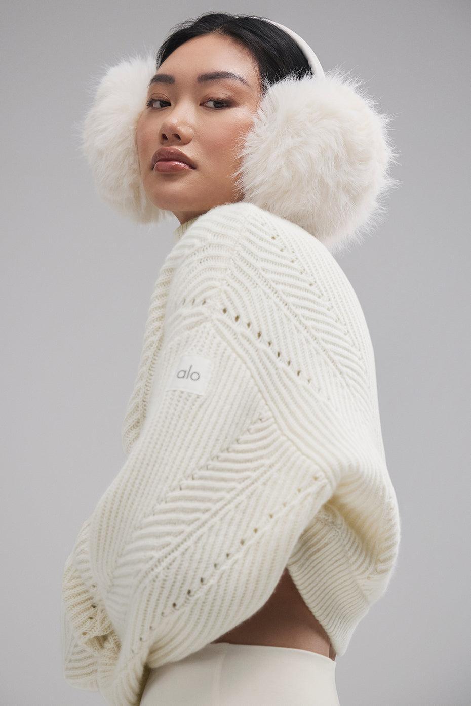 Winter Magic Cashmere Turtleneck - Ivory Product Image