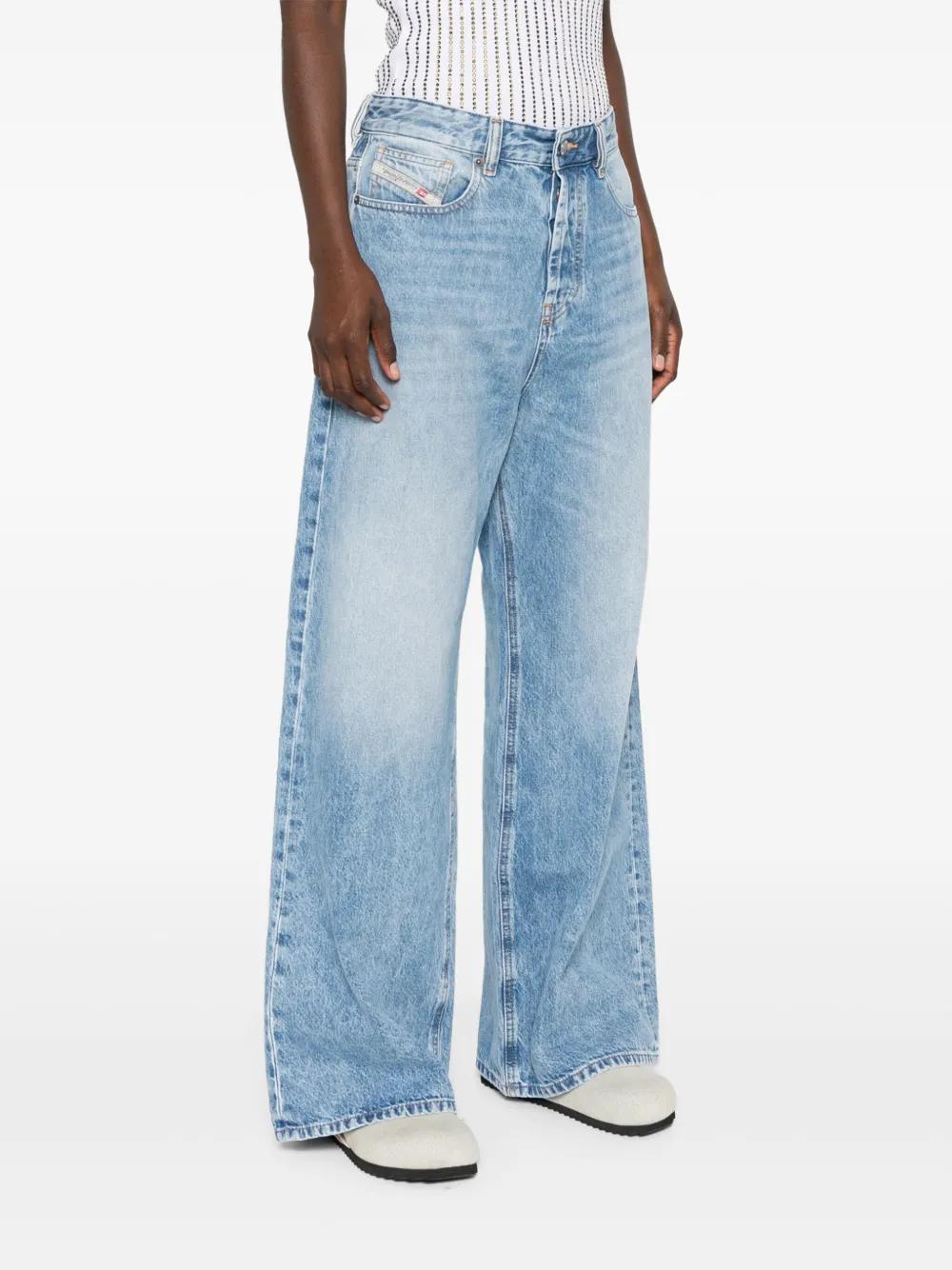low-rise straight jeans Product Image