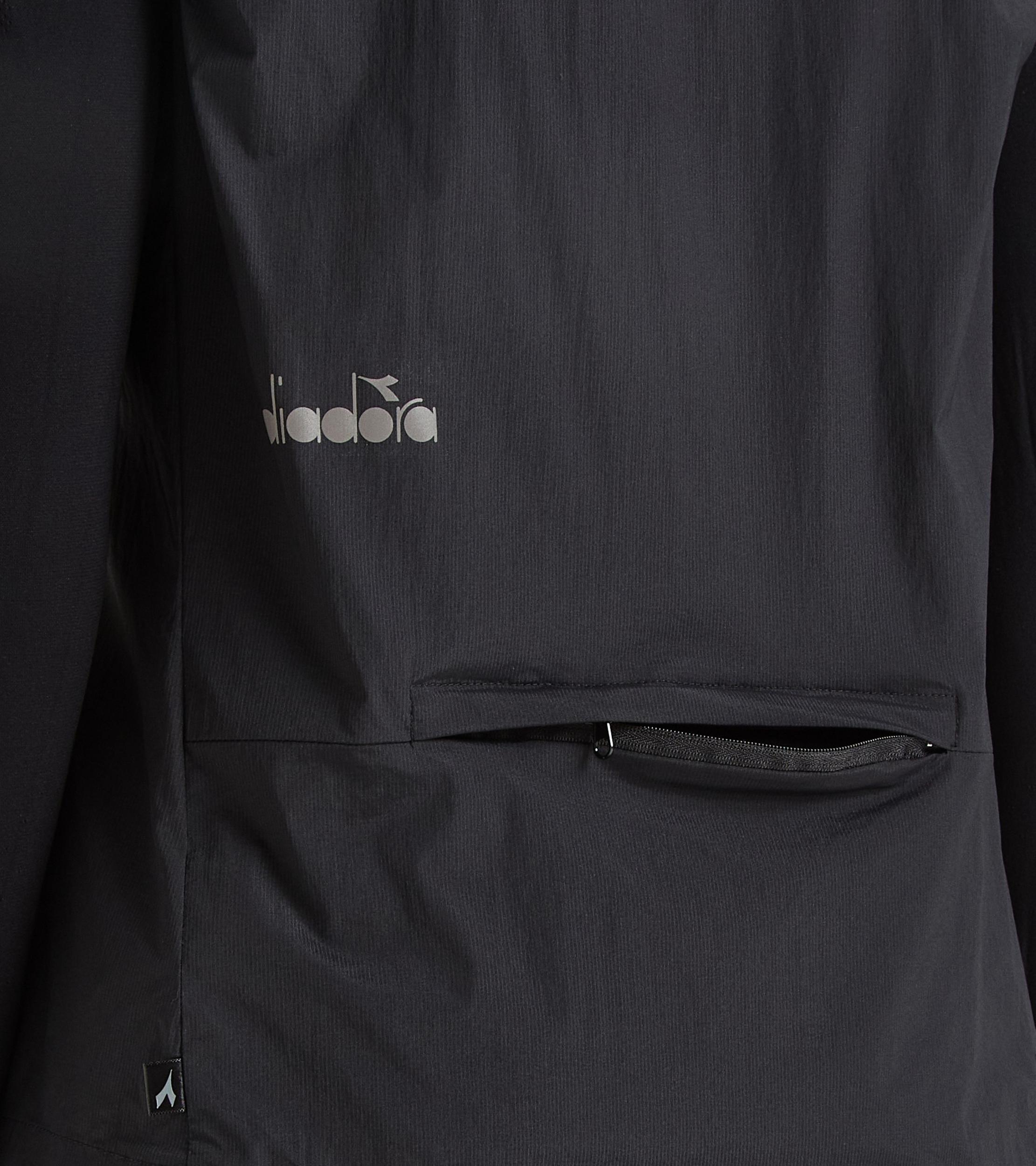 L. PACKABLE VEST Product Image