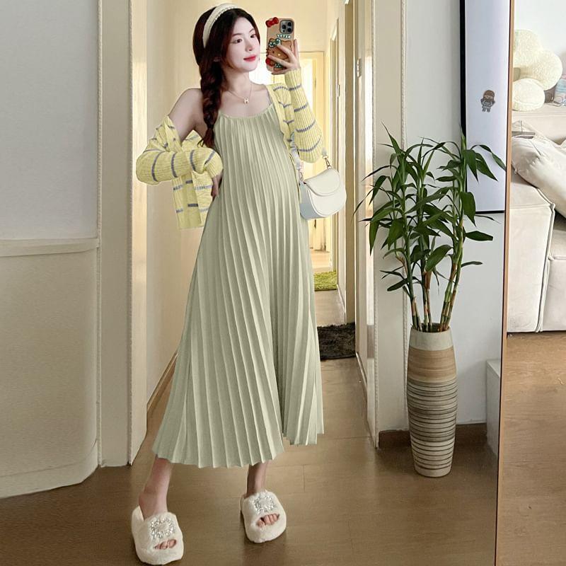 Maternity Spaghetti Strap Plain Accordion Pleat Midi A-Line Dress Product Image