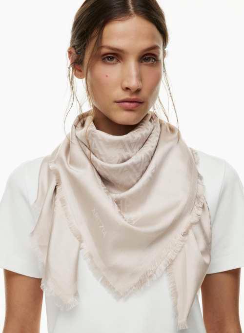 stately scarf Product Image