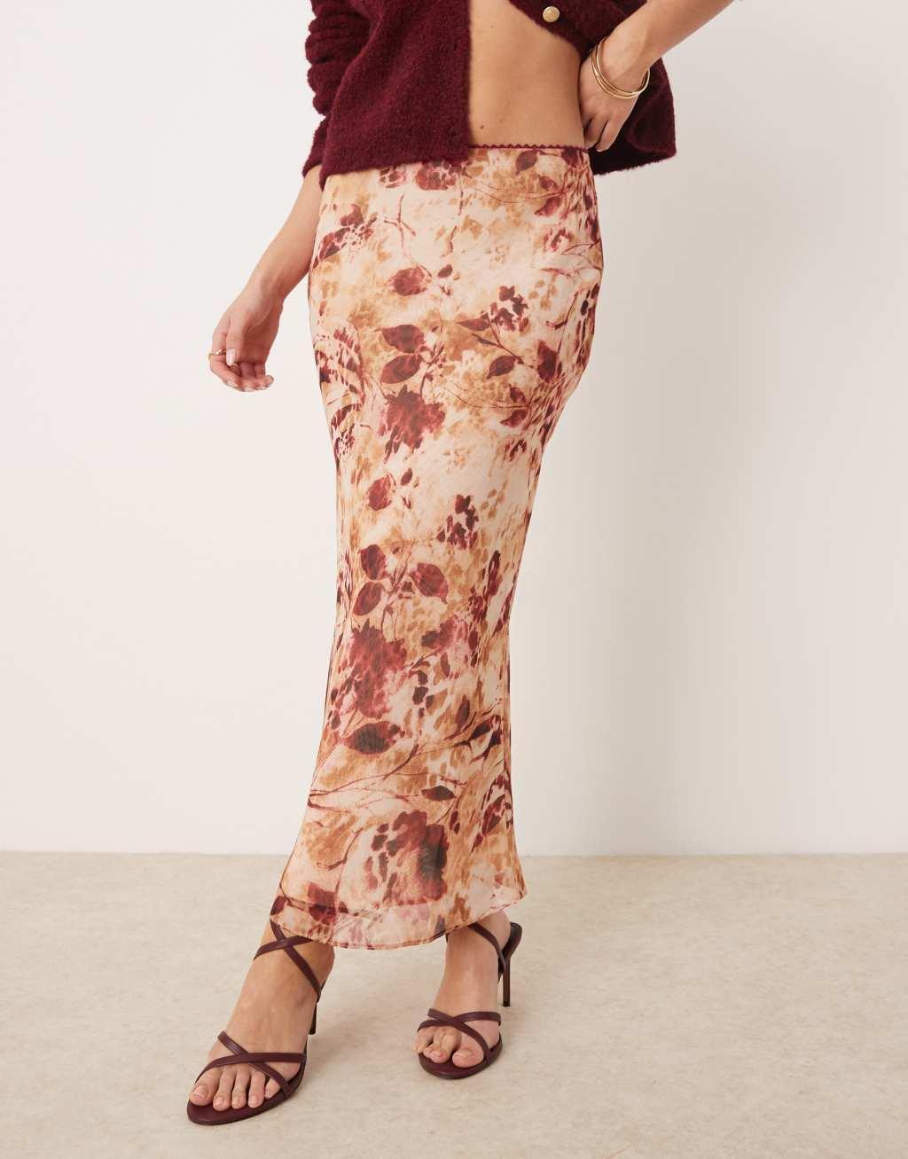 Miss Selfridge Petite chiffon double layer maxi skirt in animal print Product Image