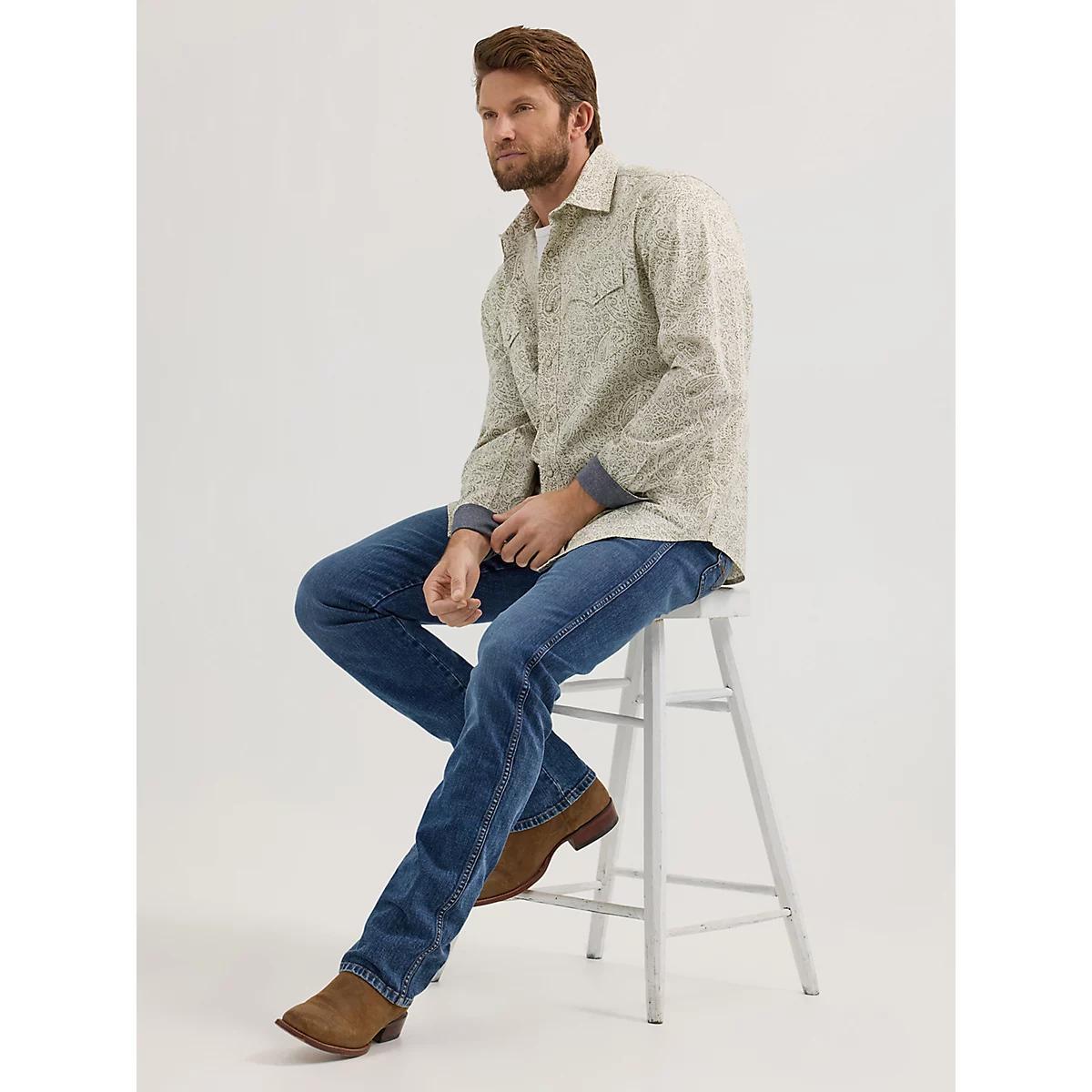 Men's Wrangler® Retro® Premium Long Sleeve Western Snap Printed Shirt in Floral T Product Image