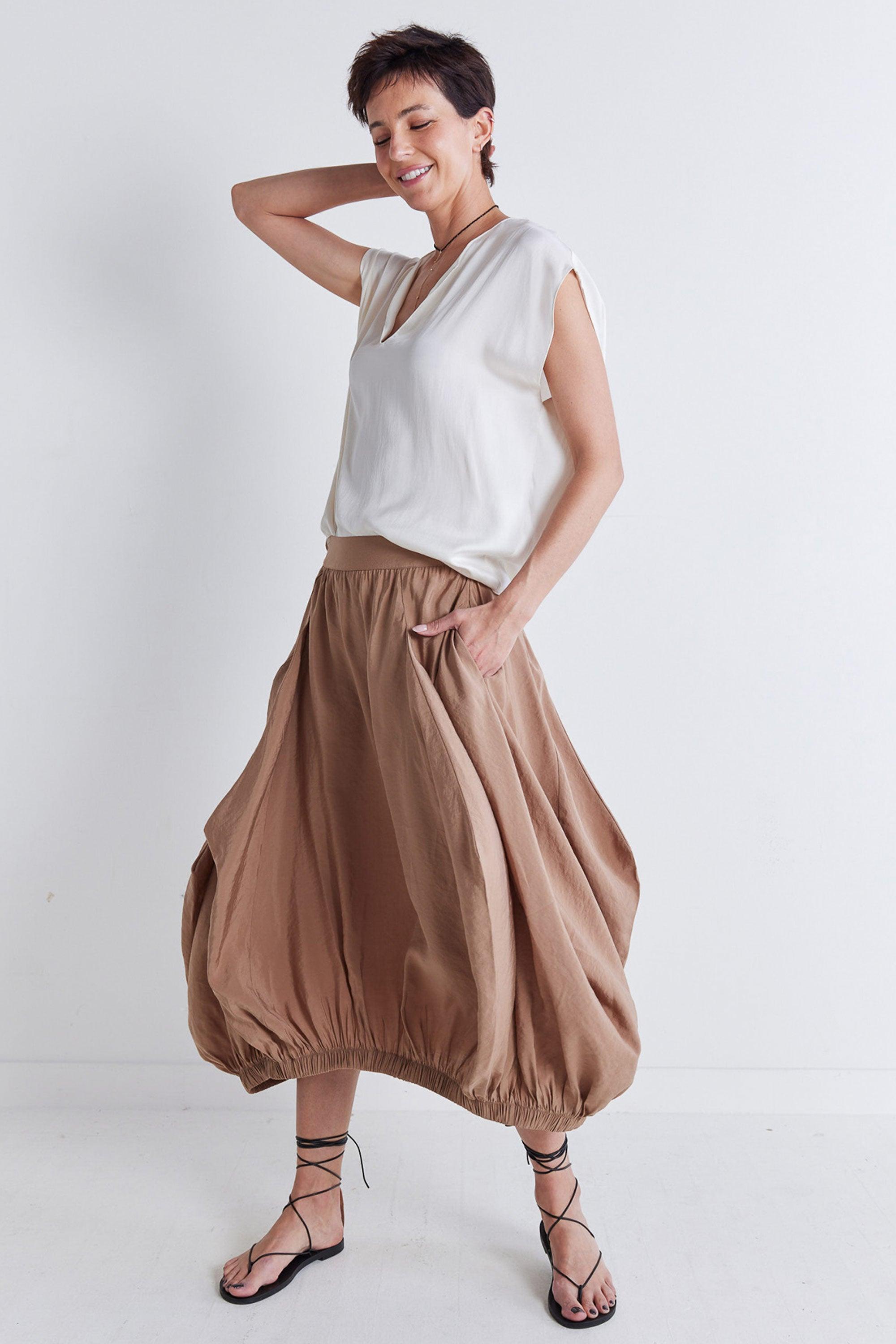 Pleat-Adoring Light Poplin Skirt Product Image