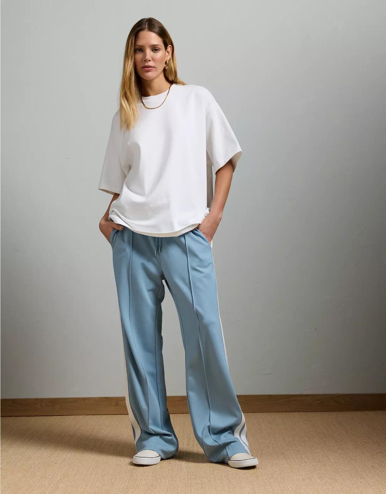 AE77 Premium Straight Track Pant Product Image