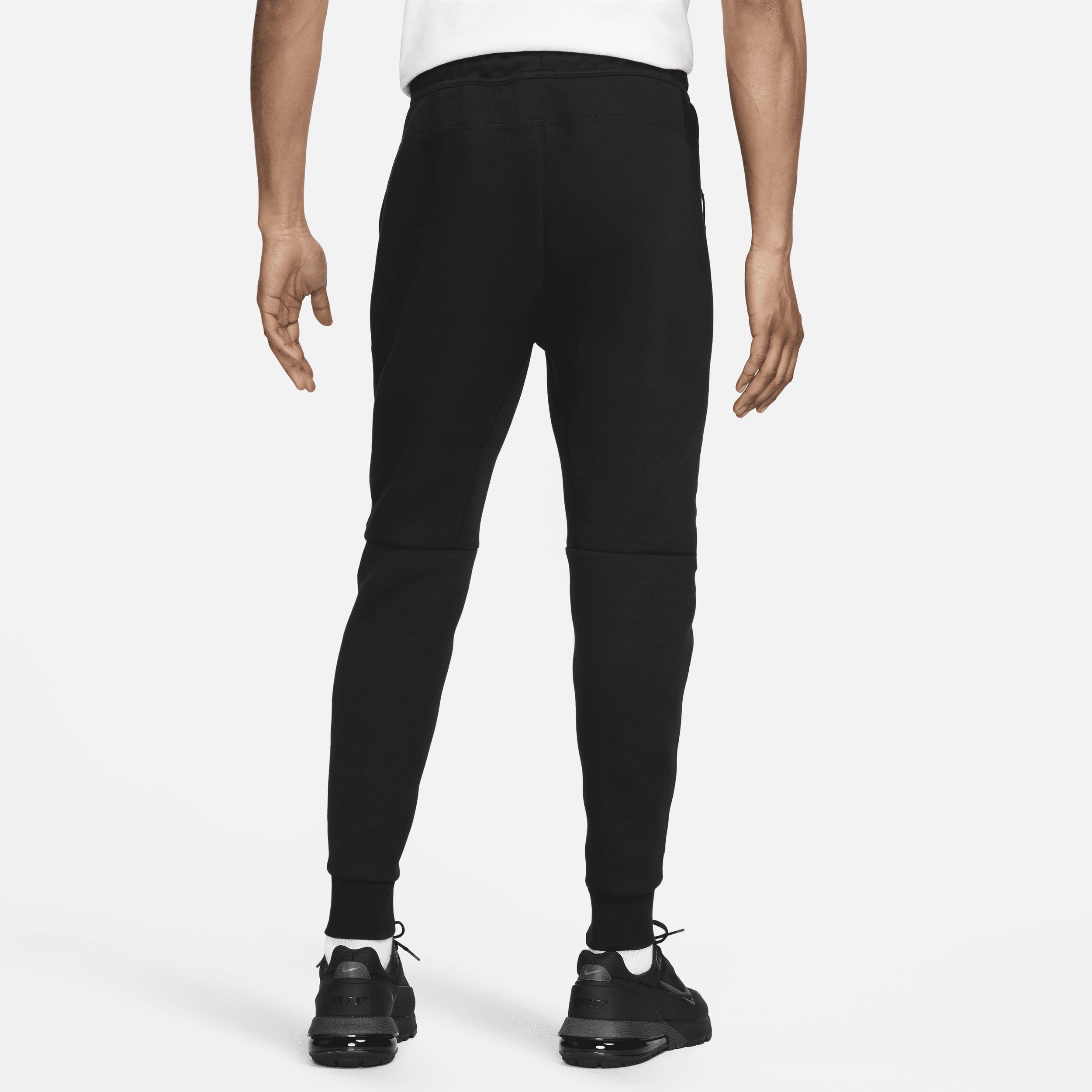 Liverpool FC Tech Fleece Men's Nike Soccer Joggers Product Image