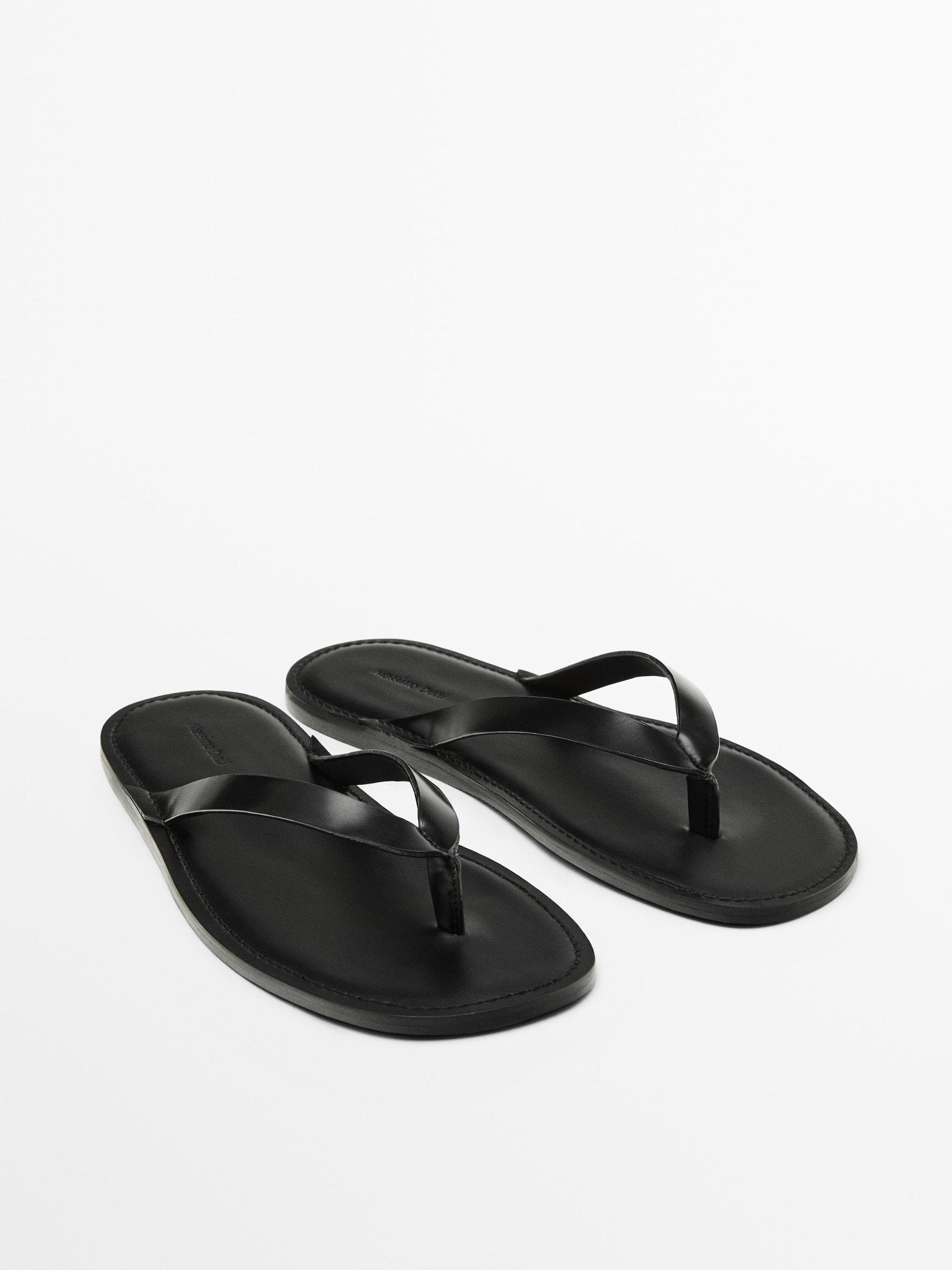 Leather sandals with toe divider Product Image