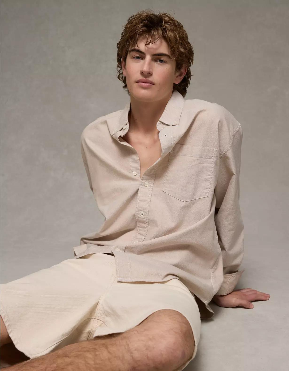 AE Everyday Relaxed Oxford Button-Up Shirt Product Image
