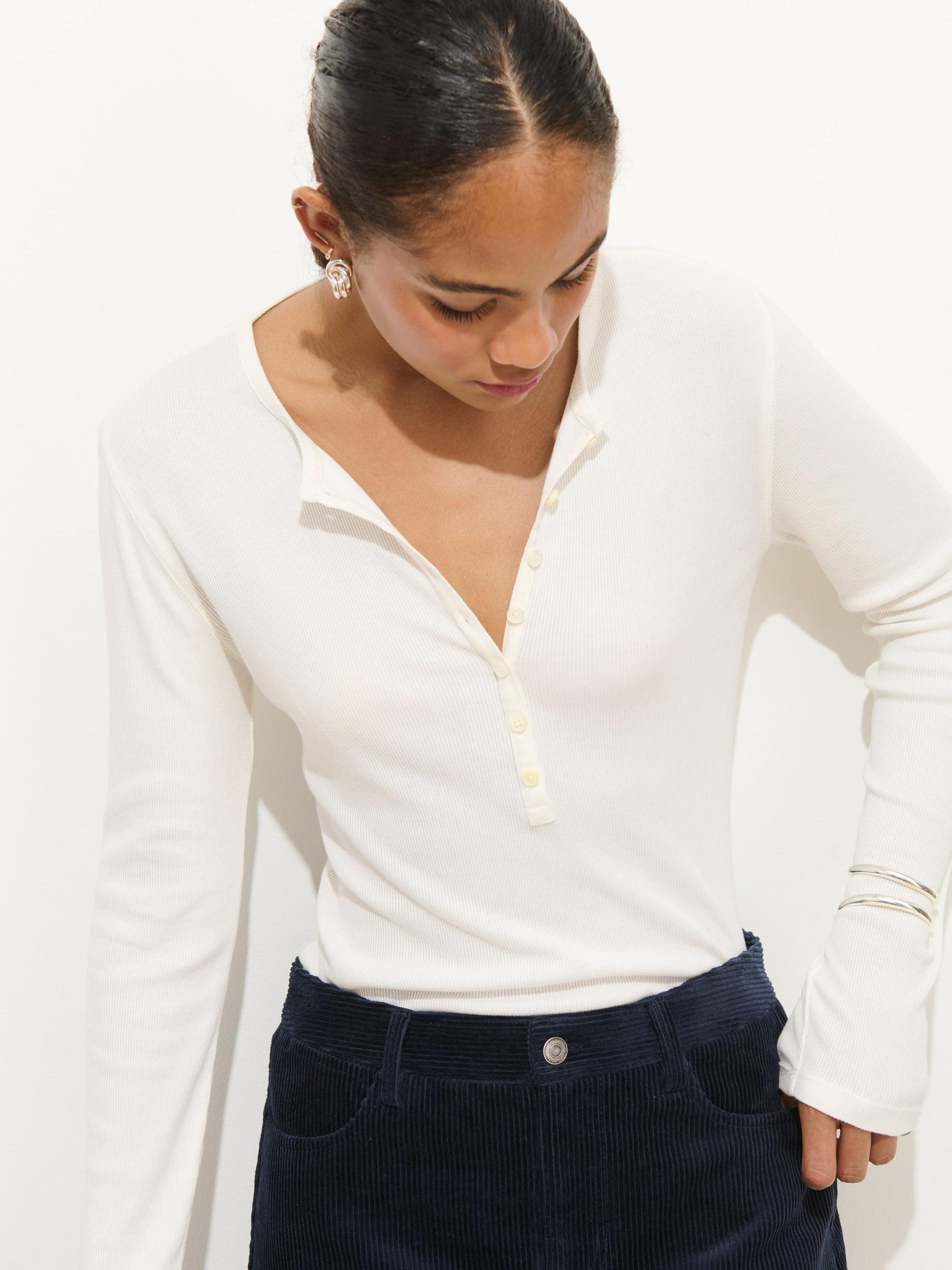 Laine Henley In Fine Rib Product Image
