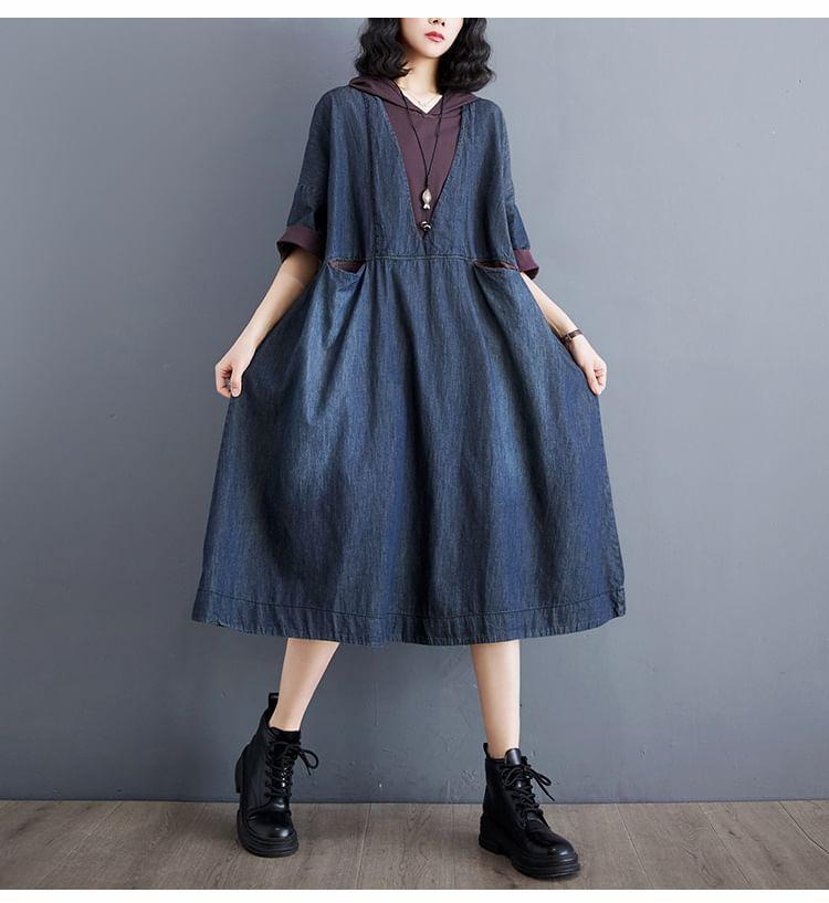 3/4-Sleeve Two Tone Denim Panel Washed Hooded Midi Tunic Dress Product Image