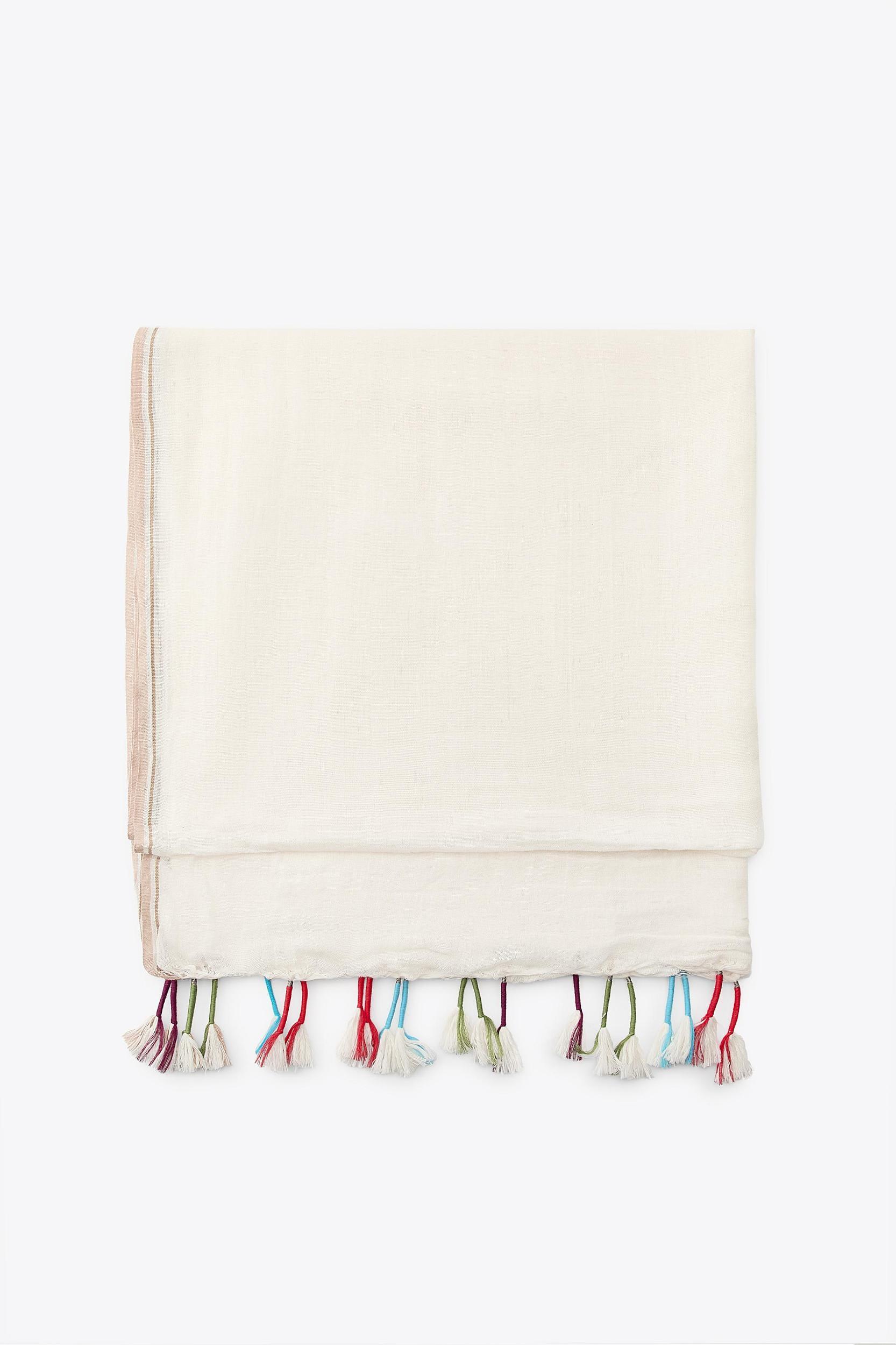 LINEN SCARF WITH POMPOMS Product Image