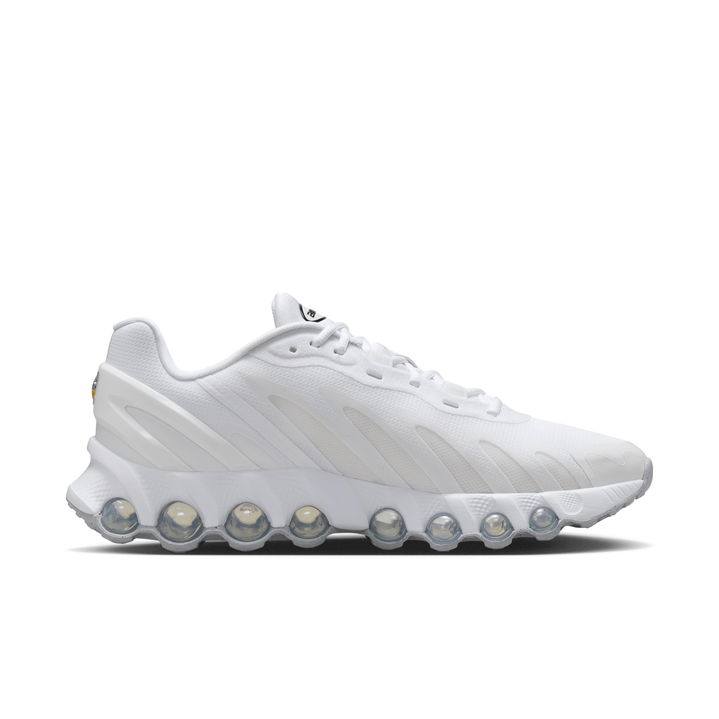 Nike Men's Air Max Dn8 Shoes Product Image