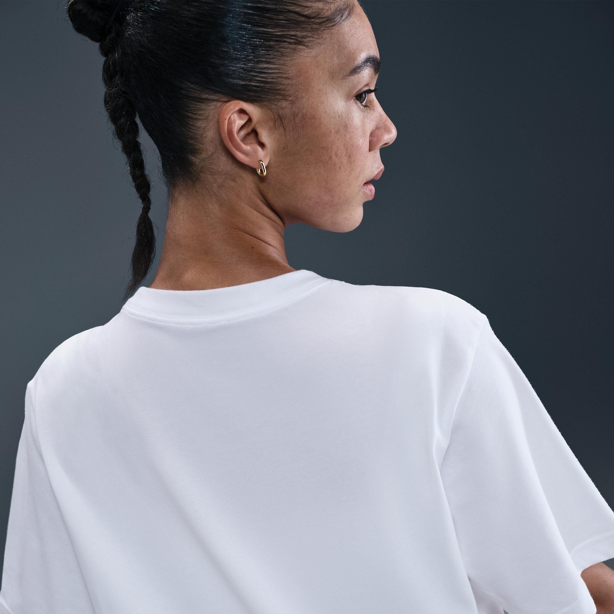 Nike Womens Dri-FIT Graphic Basketball T-Shirt | IF4945-100 Product Image