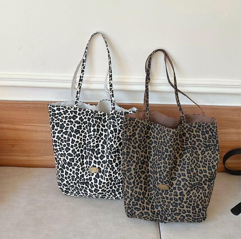 Leopard Print Tote Bag Product Image