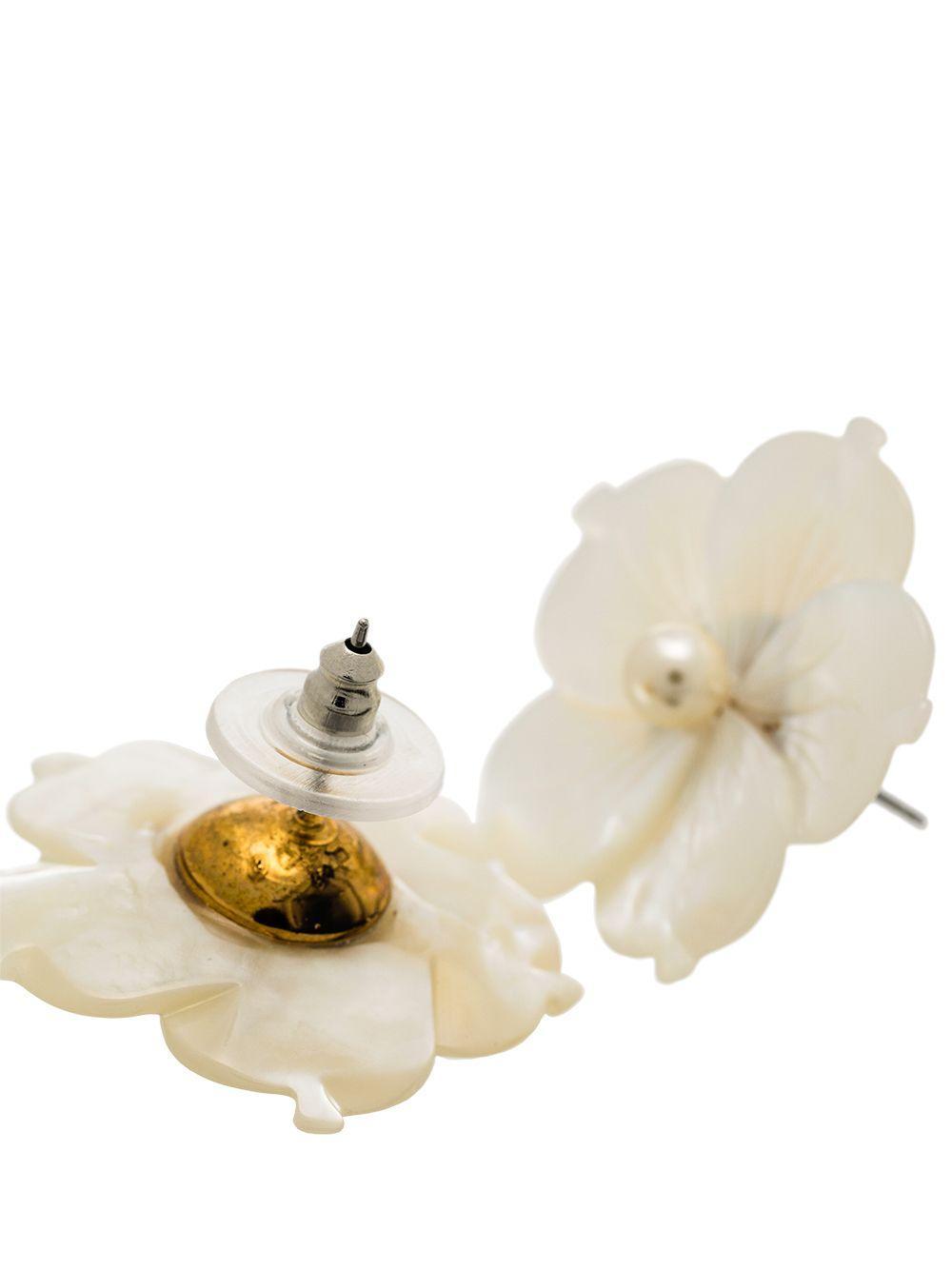 mother-of-pearl flower stud earrings Product Image