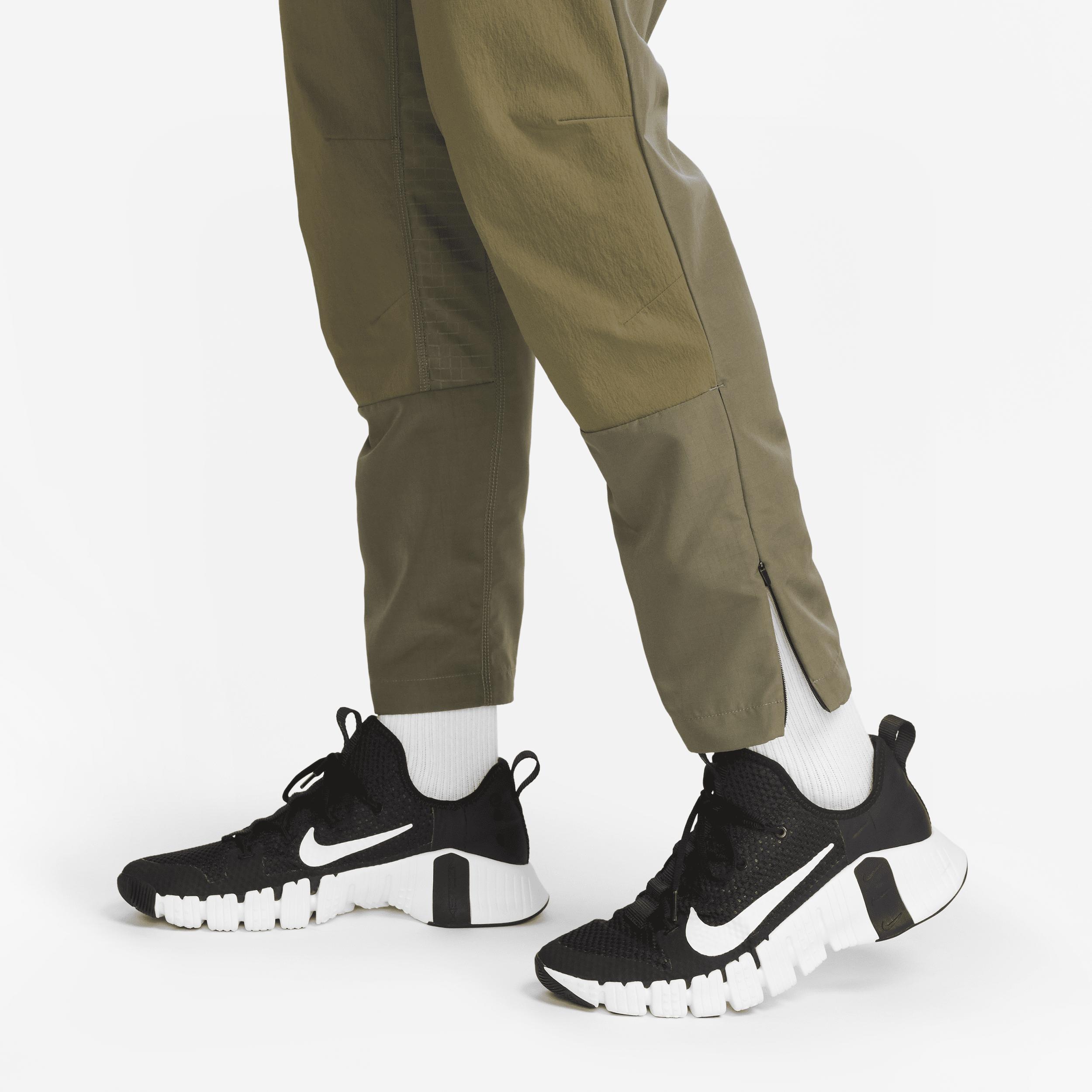 Nike Mens A.P.S. Dri-FIT ADV Woven Versatile Pants Product Image