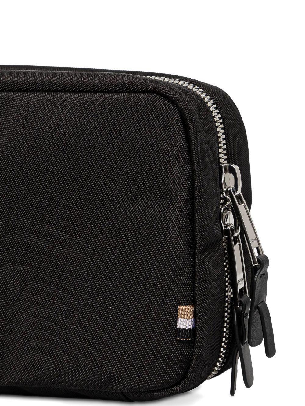 zip-up wash bag Product Image
