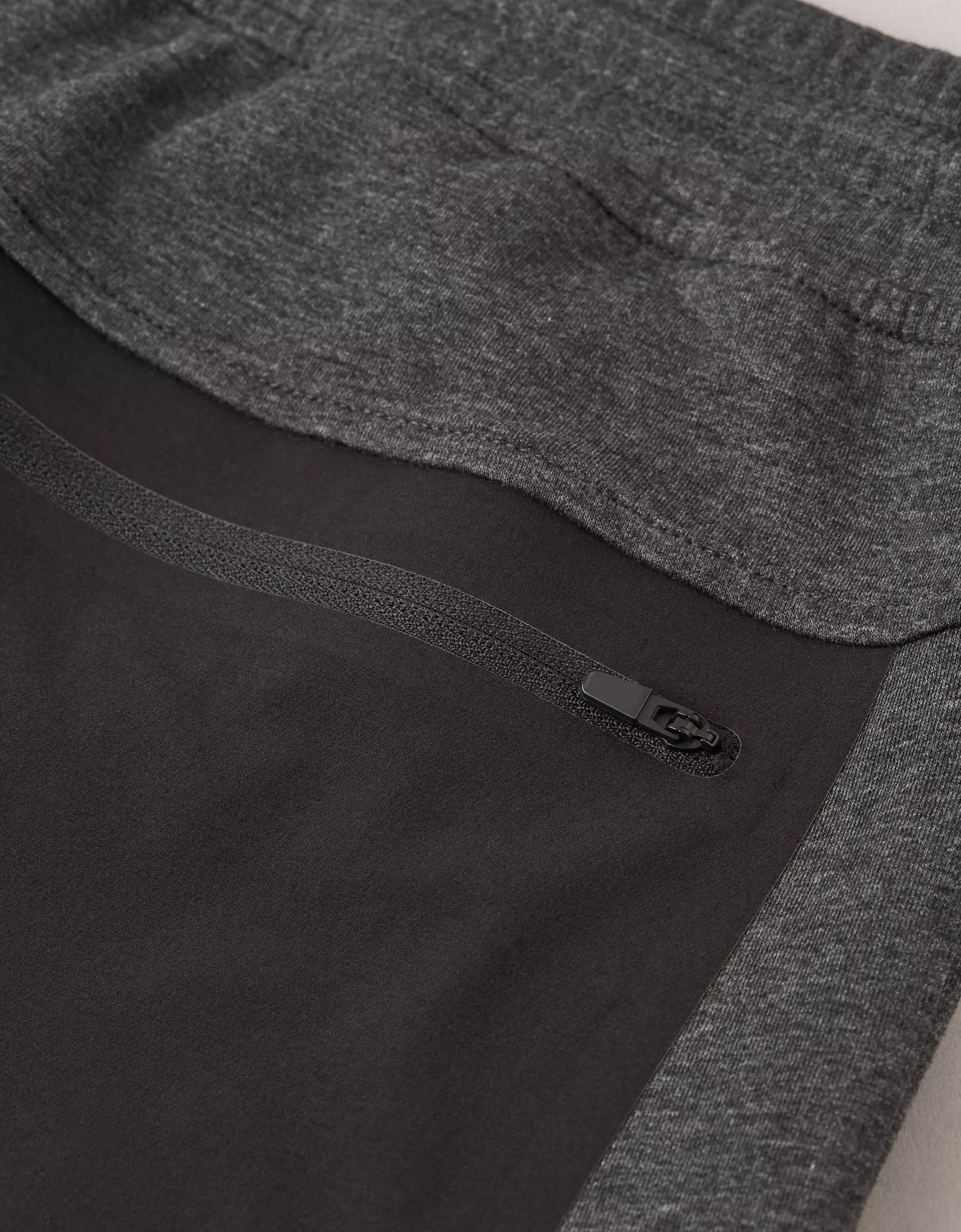 AE 24/7 Tech Fleece Jogger Product Image