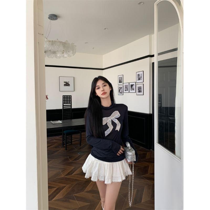 Long-Sleeve Mock Neck Bow Embroidered Tee Product Image