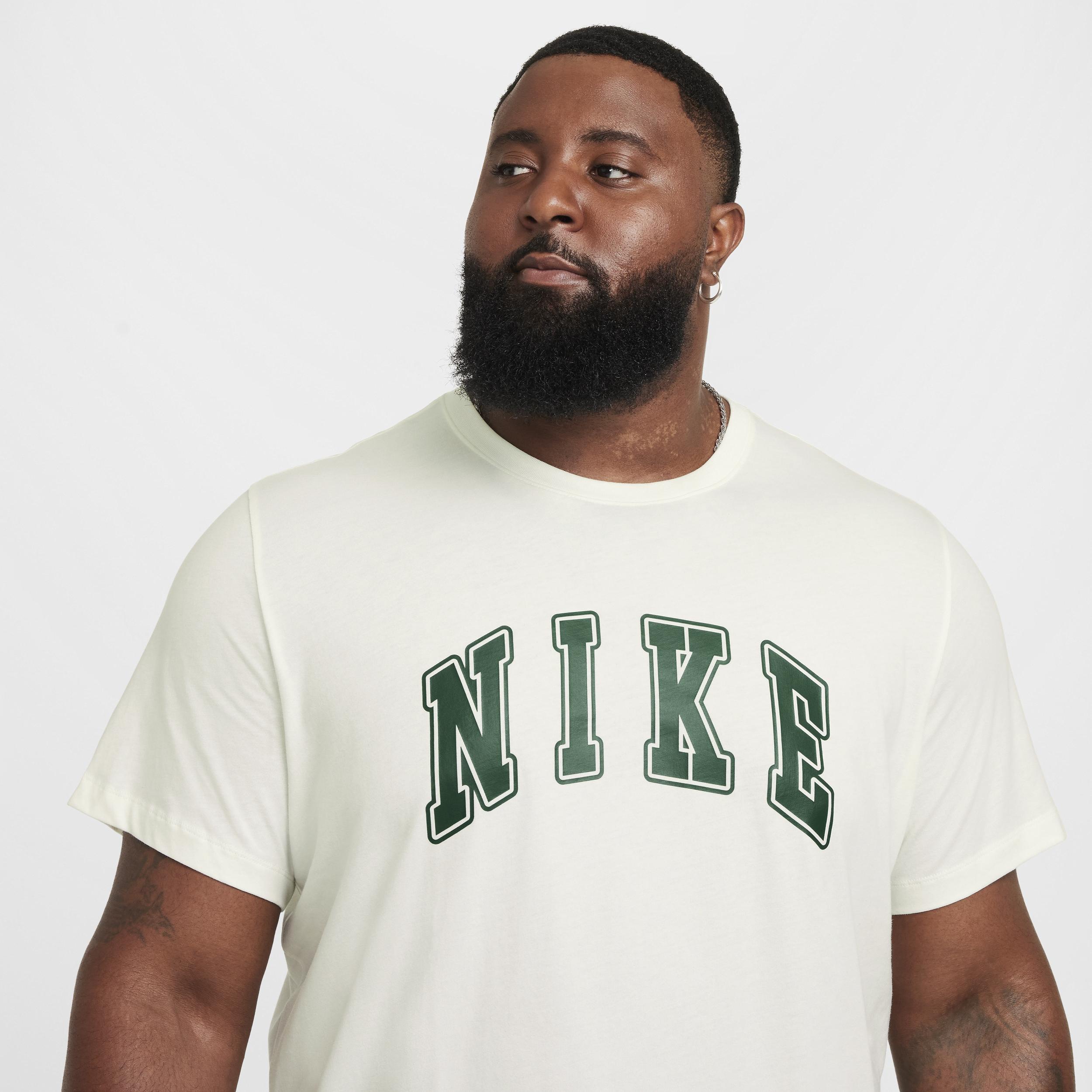 Men's Nike Sportswear Club T-Shirt Product Image