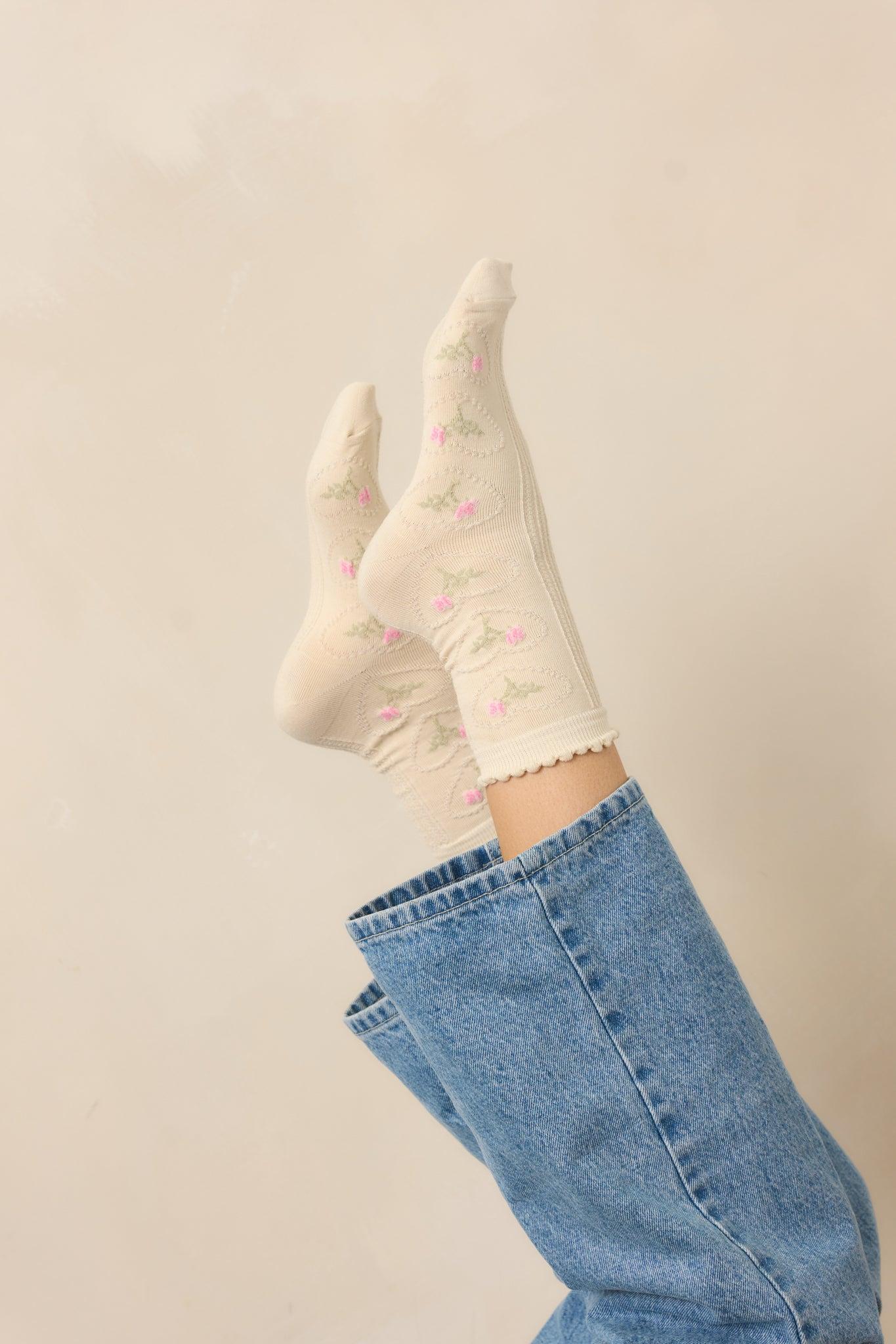 Heartwoven Garland Beige Floral Crew Socks Product Image