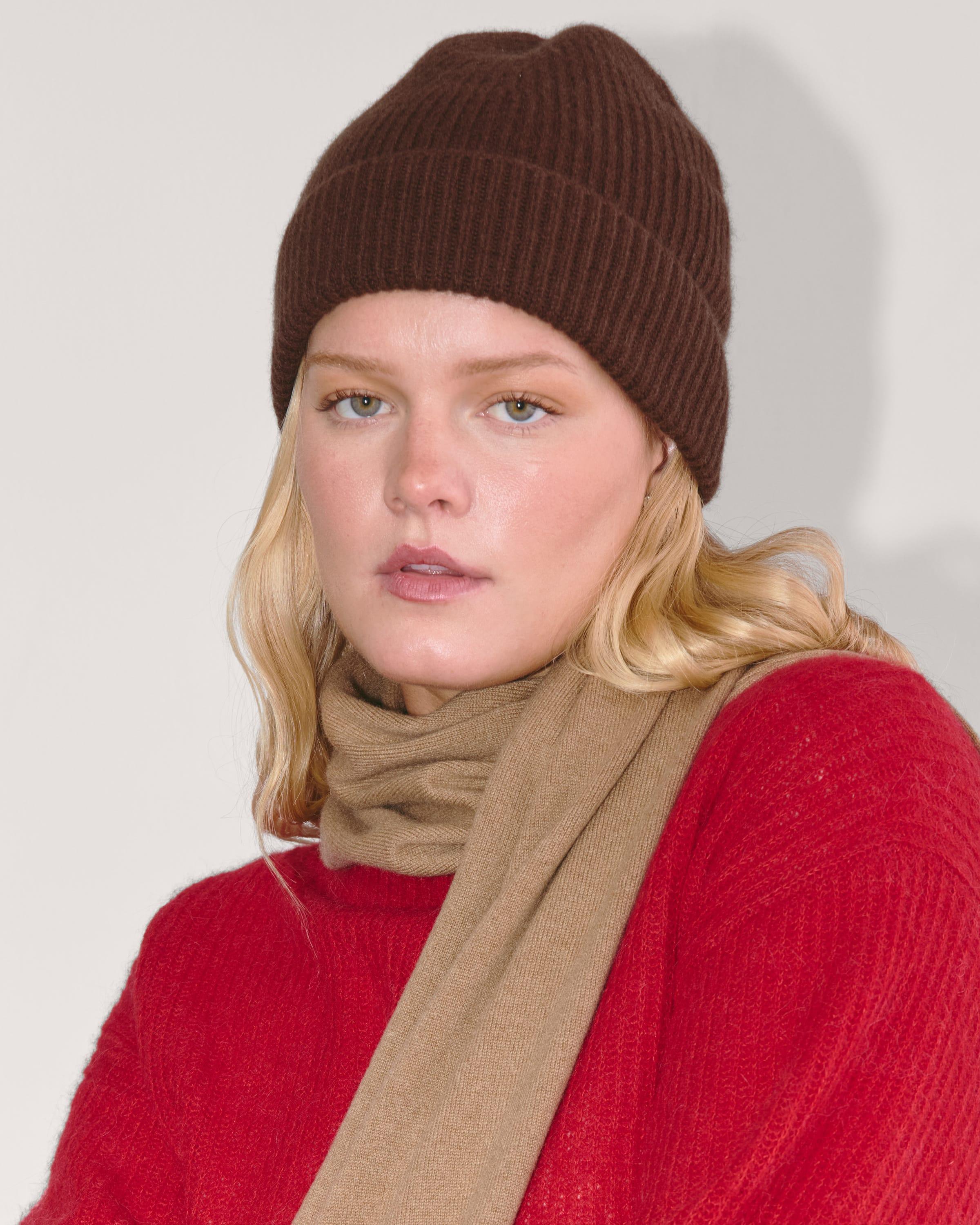 The Cashmere Ribbed Beanie Product Image