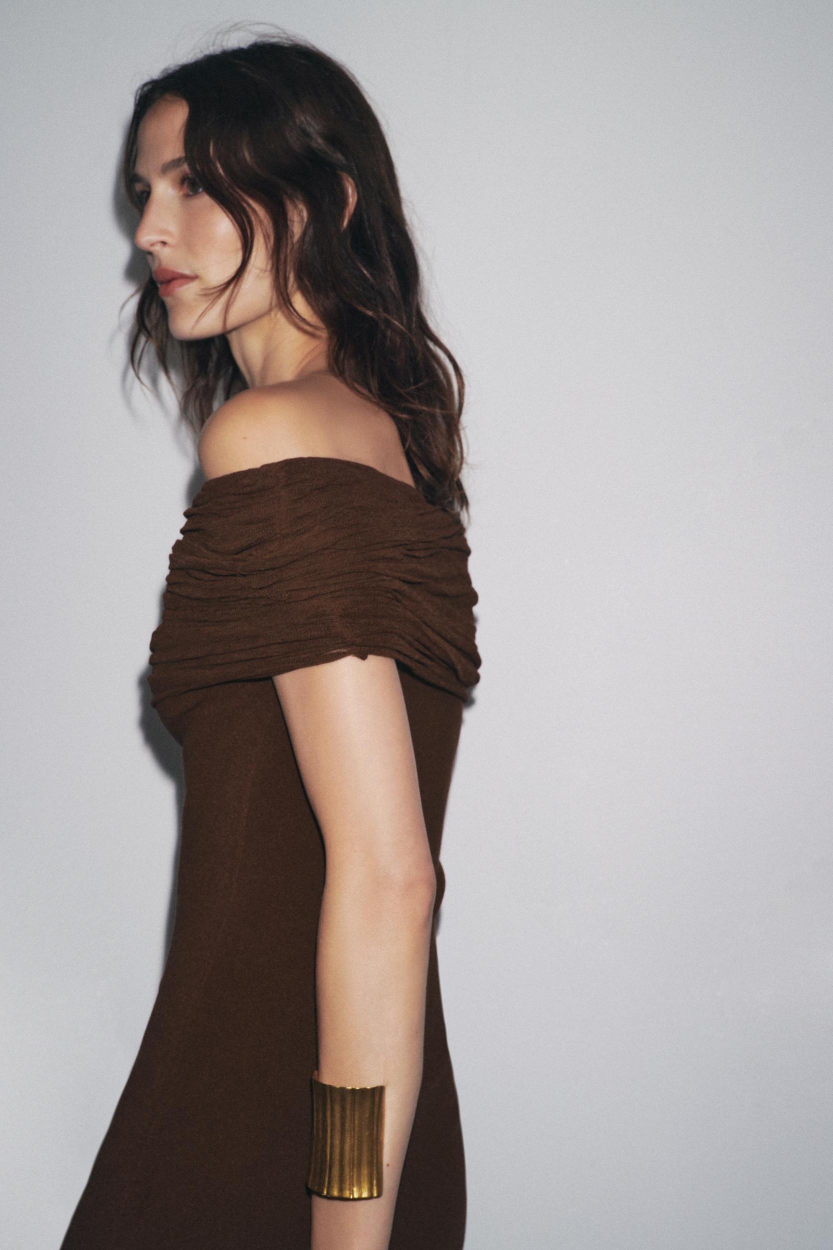 OFF-THE-SHOULDER KNIT DRESS Product Image