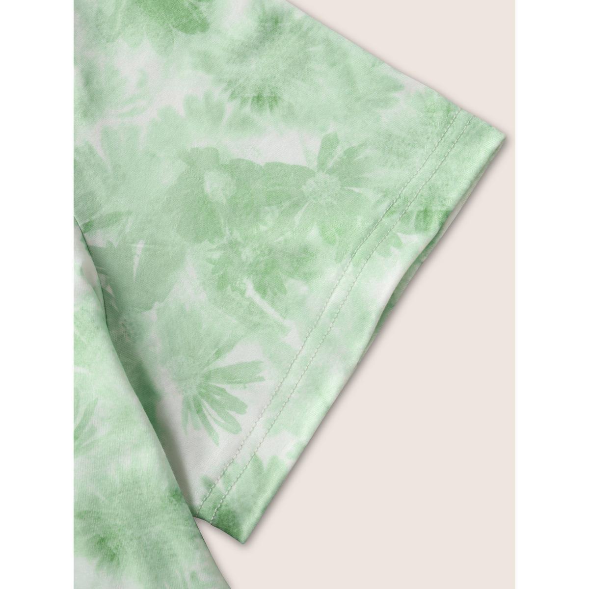 Plus Size Tie Dye Flowers Round Neck Raglan Sleeve T-shirt Green Women Casual Contrast Natural Flowers Round Neck Everyday T-shirts BloomChic 10/M Product Image