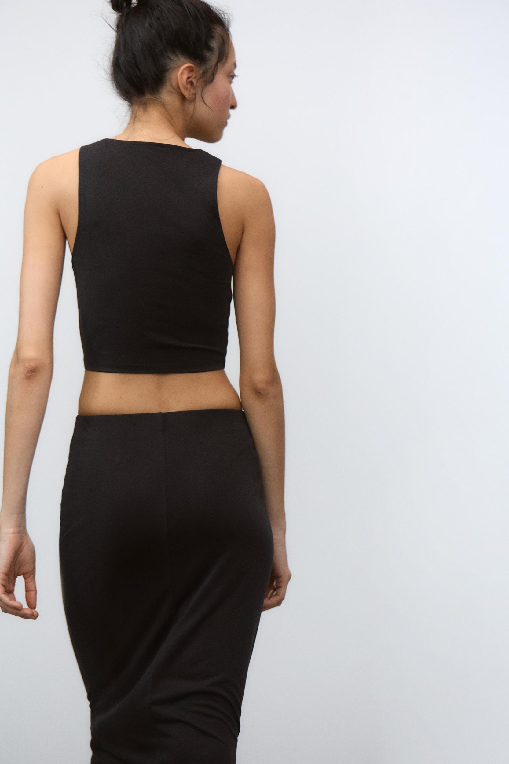 SLEEVELESS CROP TOP Product Image