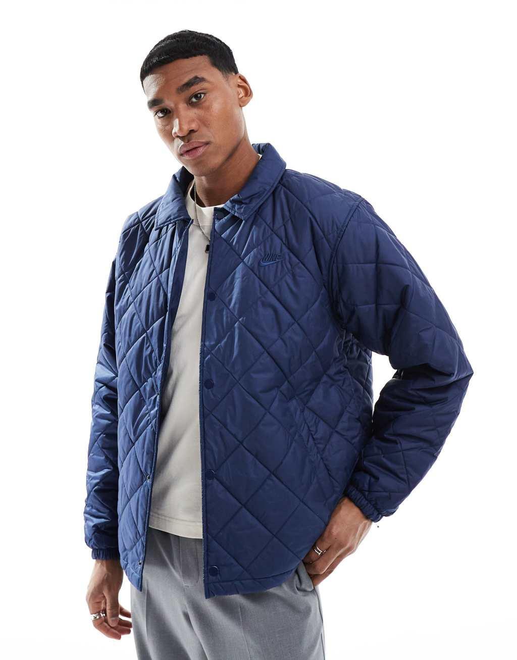 Nike Club quilted jacket in navy Product Image