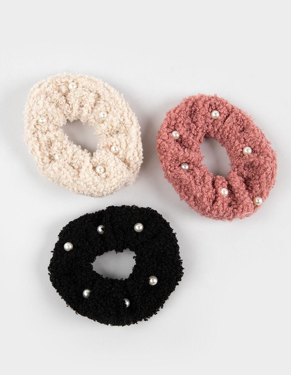 FULL TILT 3 Pack Teddy/Pearl Scrunchie Set Product Image